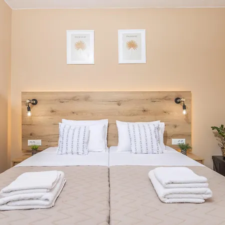 Sarita's & Apartament Laganas