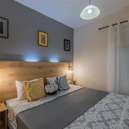 Sarita's & Apartment